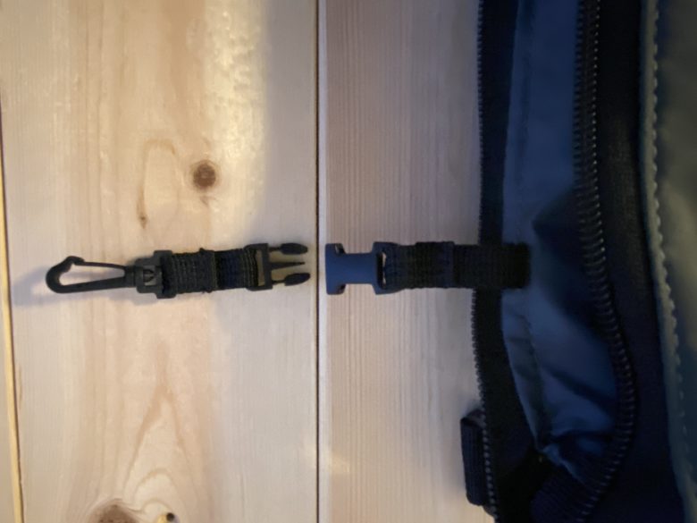 高撥水Dayライフショルダーポーチ、メインポケット内のキーフック、外した所